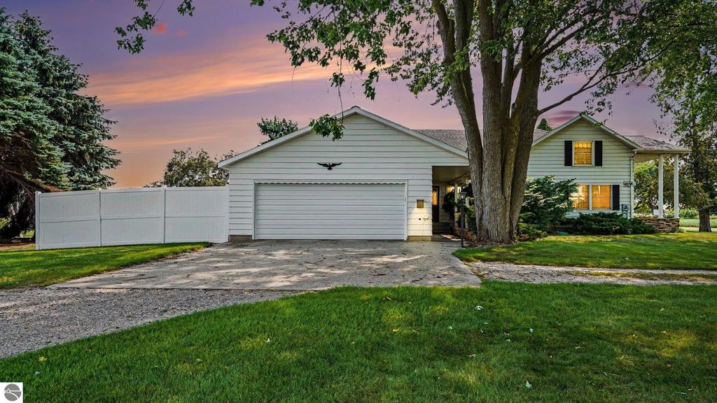 385 S Ely Highway, Ithaca