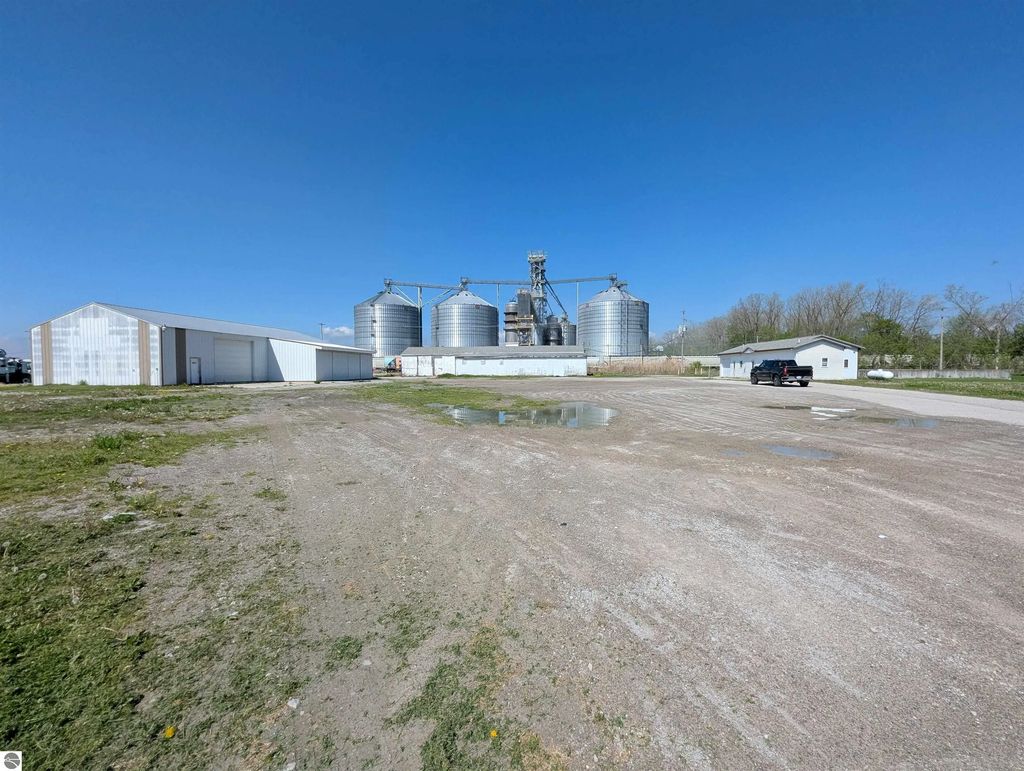 4250 S Huron Road, Standish