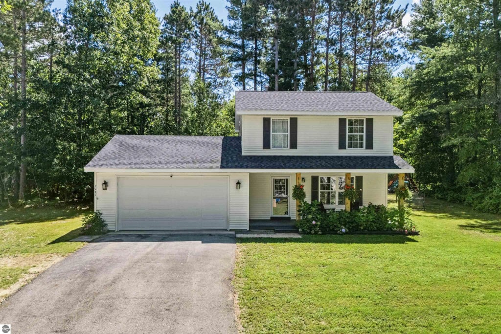 9941 Bur Oak, Interlochen