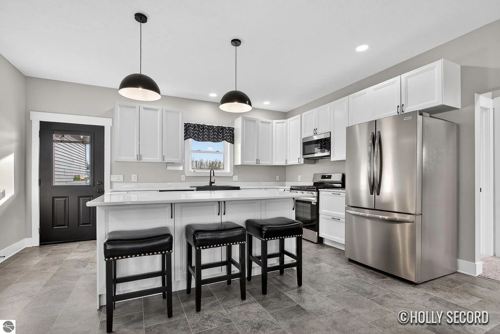 2857 Peregrine Drive, Elmira