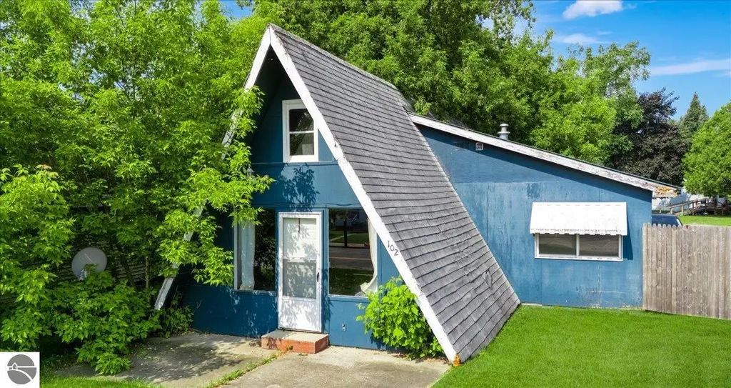 100 & 102 S Bullock Street, Whittemore
