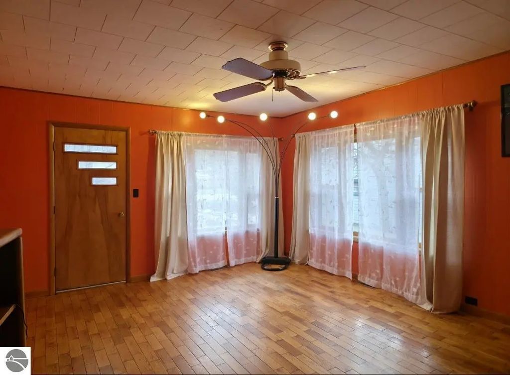 4132 Main, Kingsley