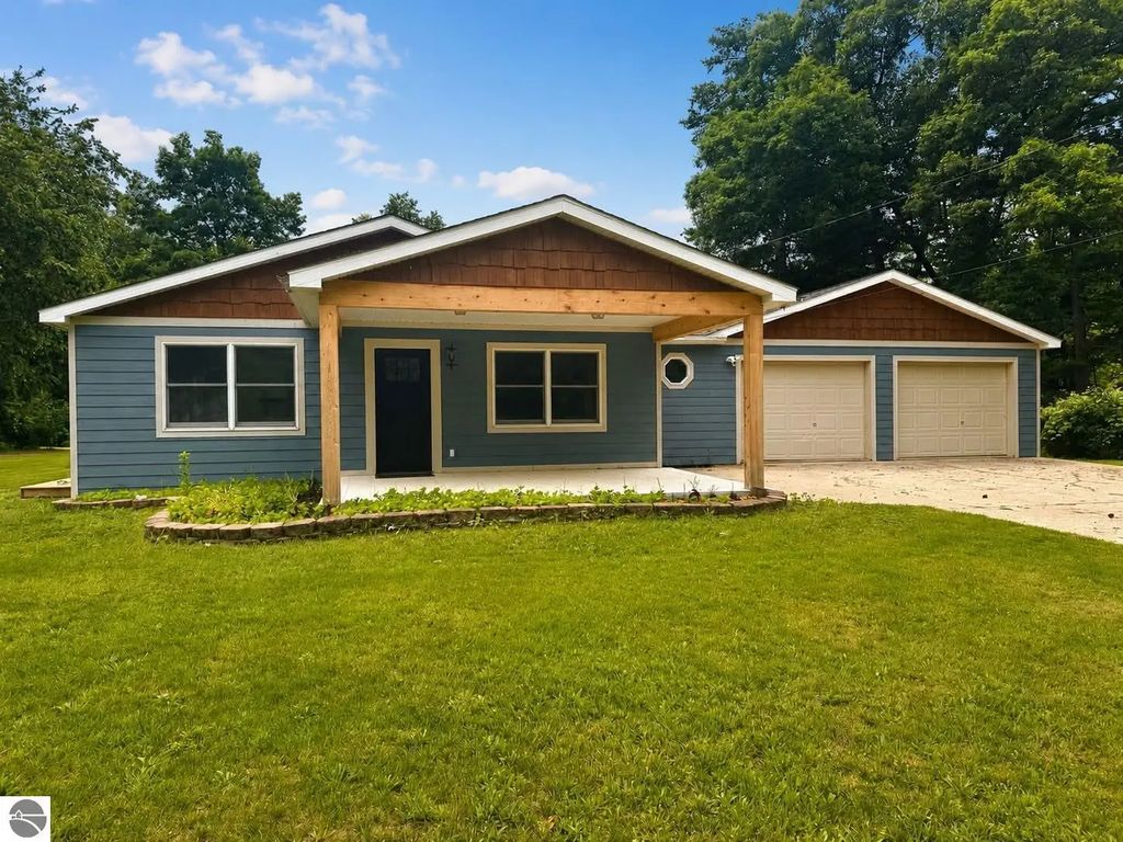 1009 Keystone, Tawas City