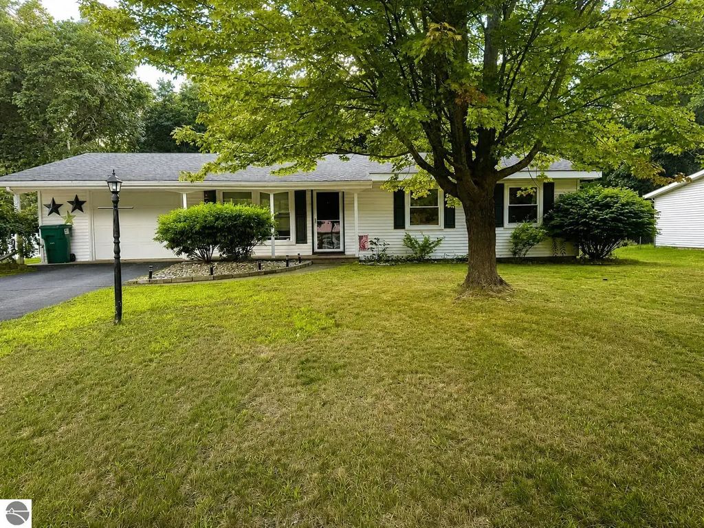 597 Janet Street, East Tawas