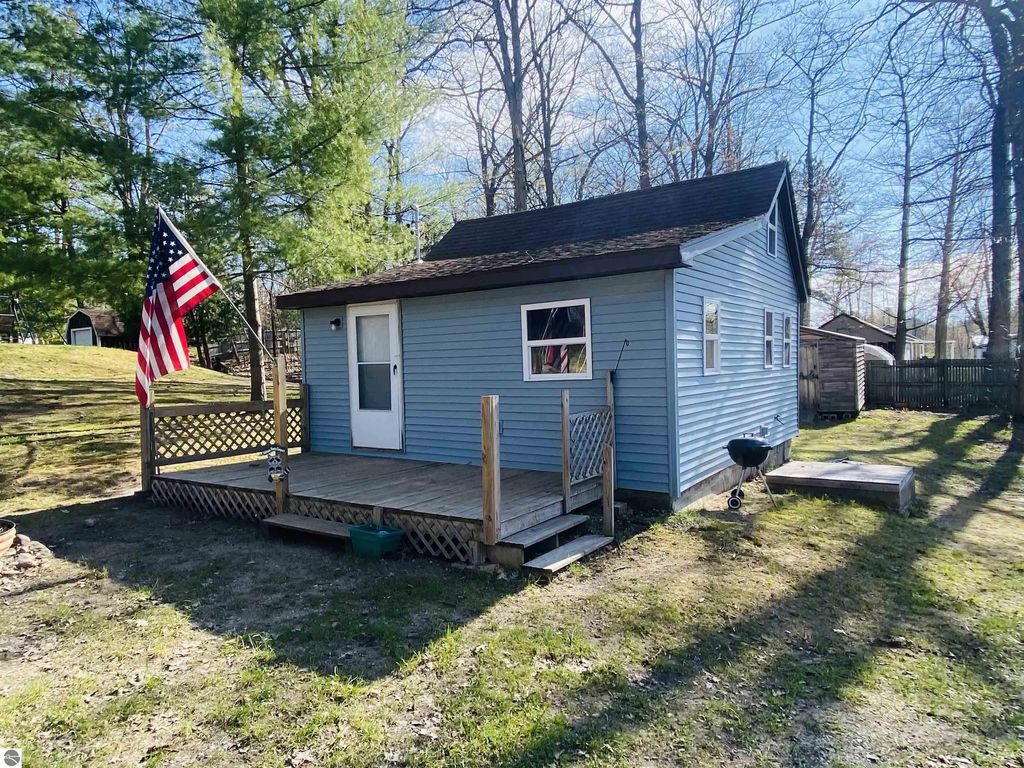 2438 Park Road, Lupton