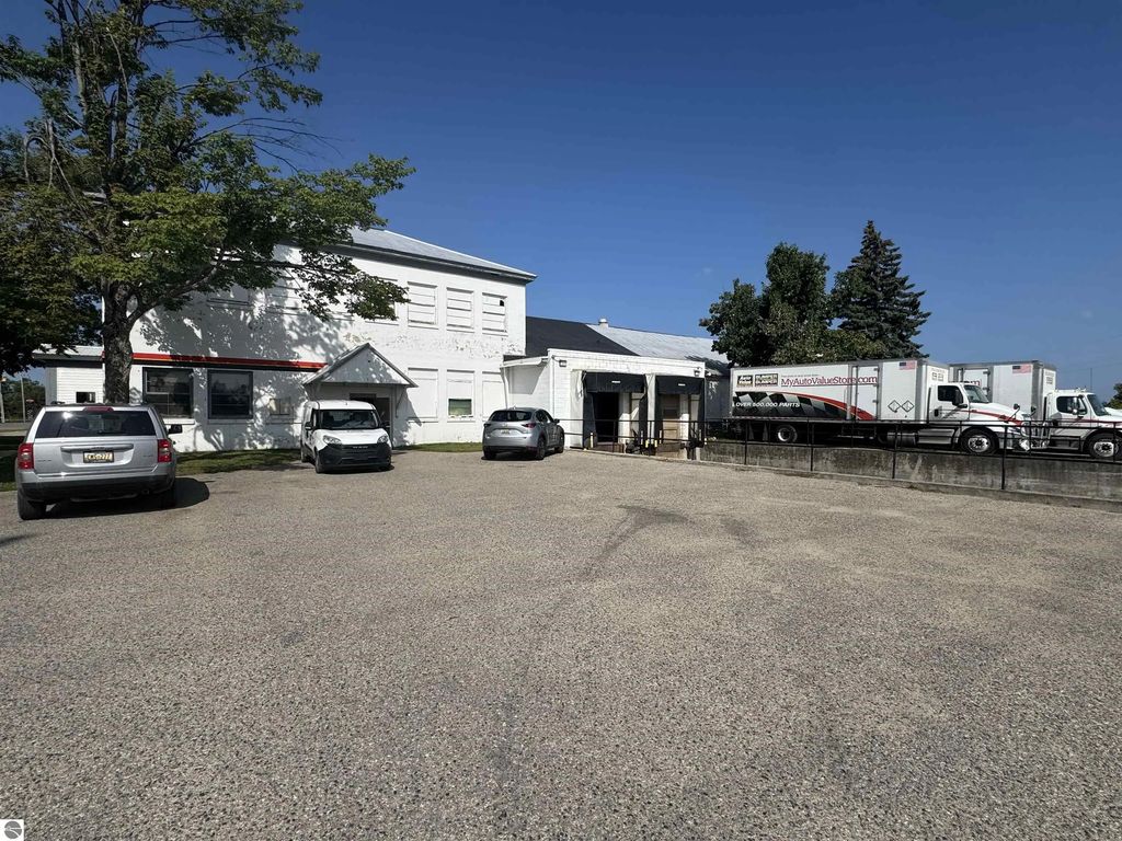 1075 S Wisconsin, Gaylord
