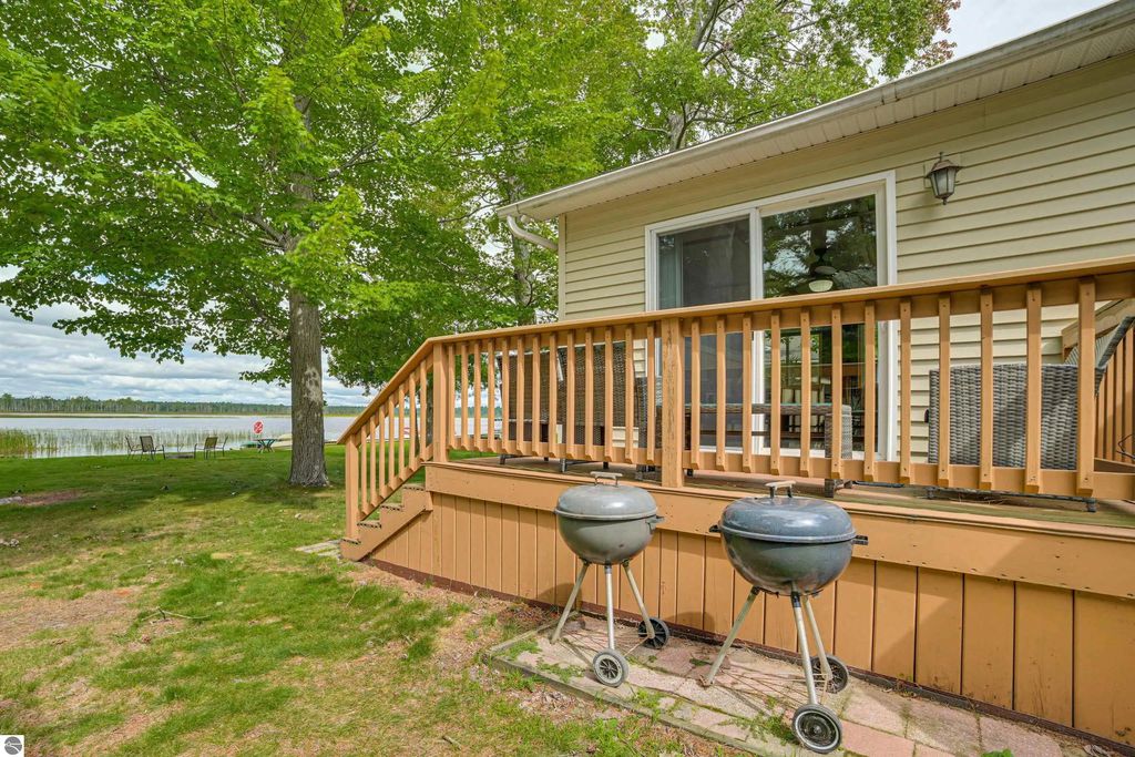 805 Rainbow Drive, East Tawas