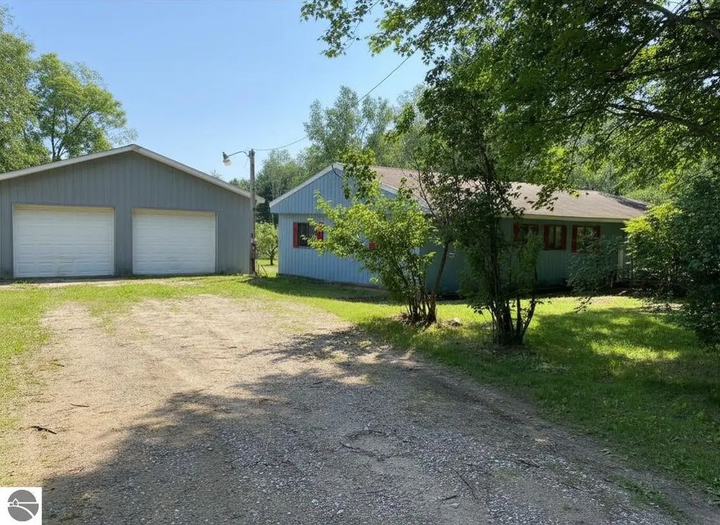 5131 W Washington Road, Lake