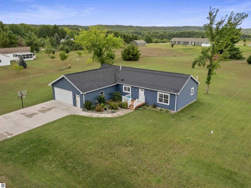 2400 Scenic Circle, Honor