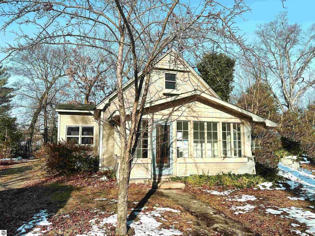 921 Washington Street, Traverse City