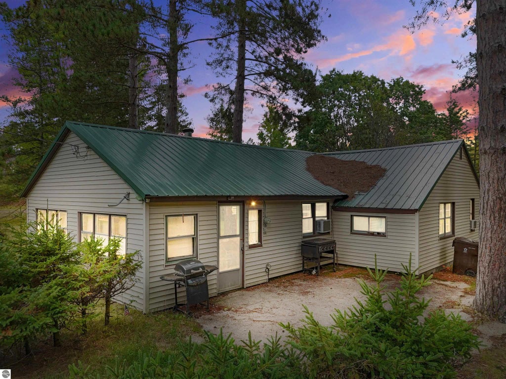 1667 E Walker Road, Lake City