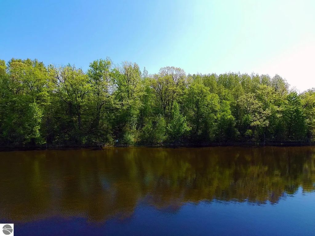 V/l Bass Lake Road, Lupton