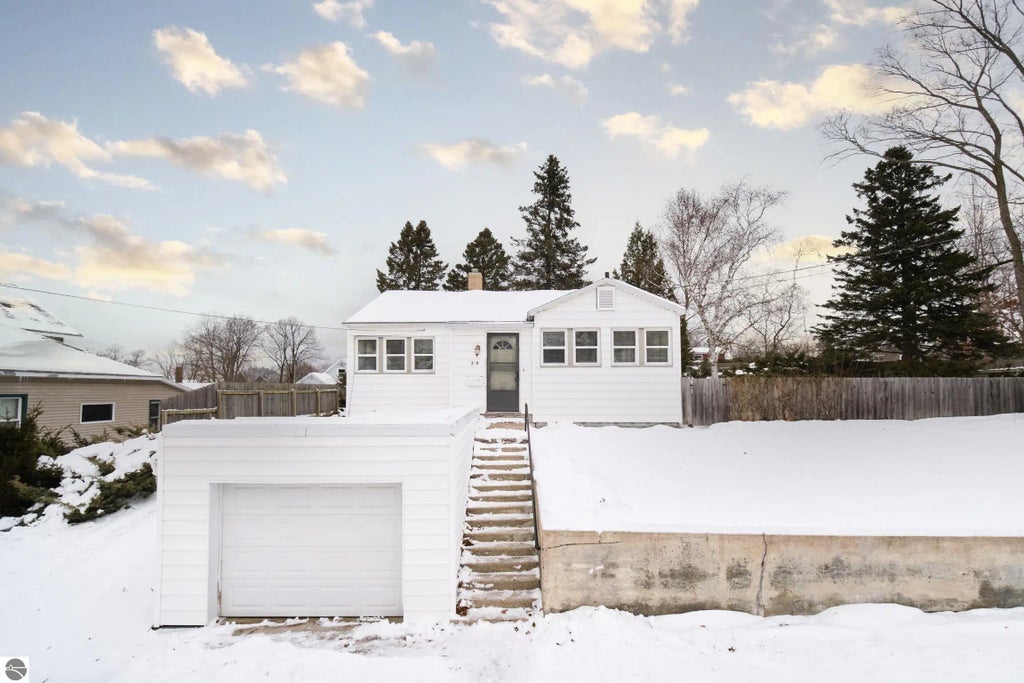 216 1st Avenue, Manistee