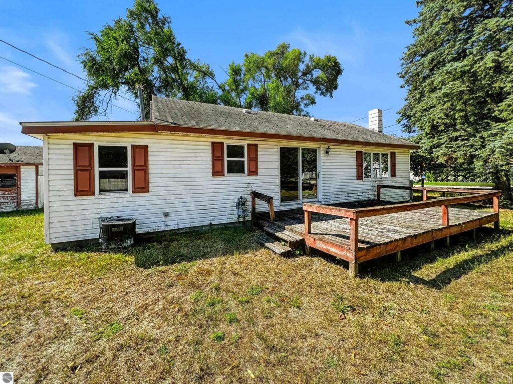 616 Cour Street, Clare