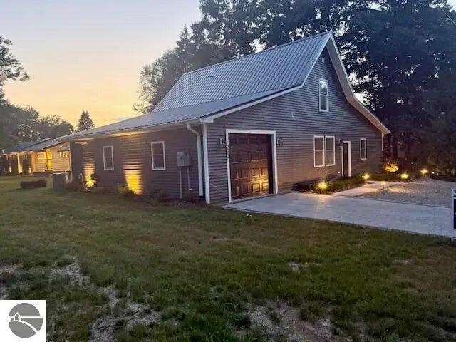 206 Joliet Avenue, Houghton Lake