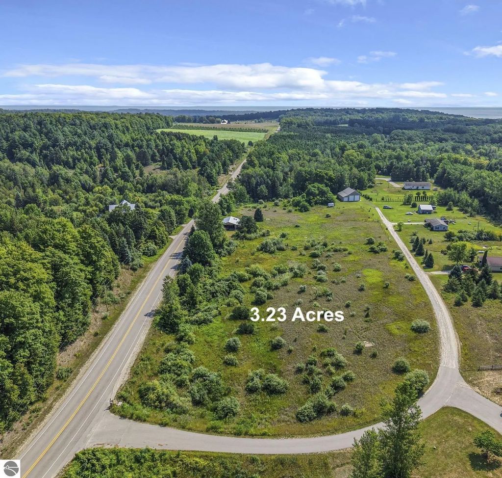 E Pobuda Road, Suttons Bay