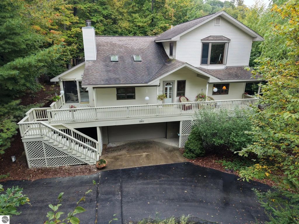 3300 W Trumbull Road, Maple City