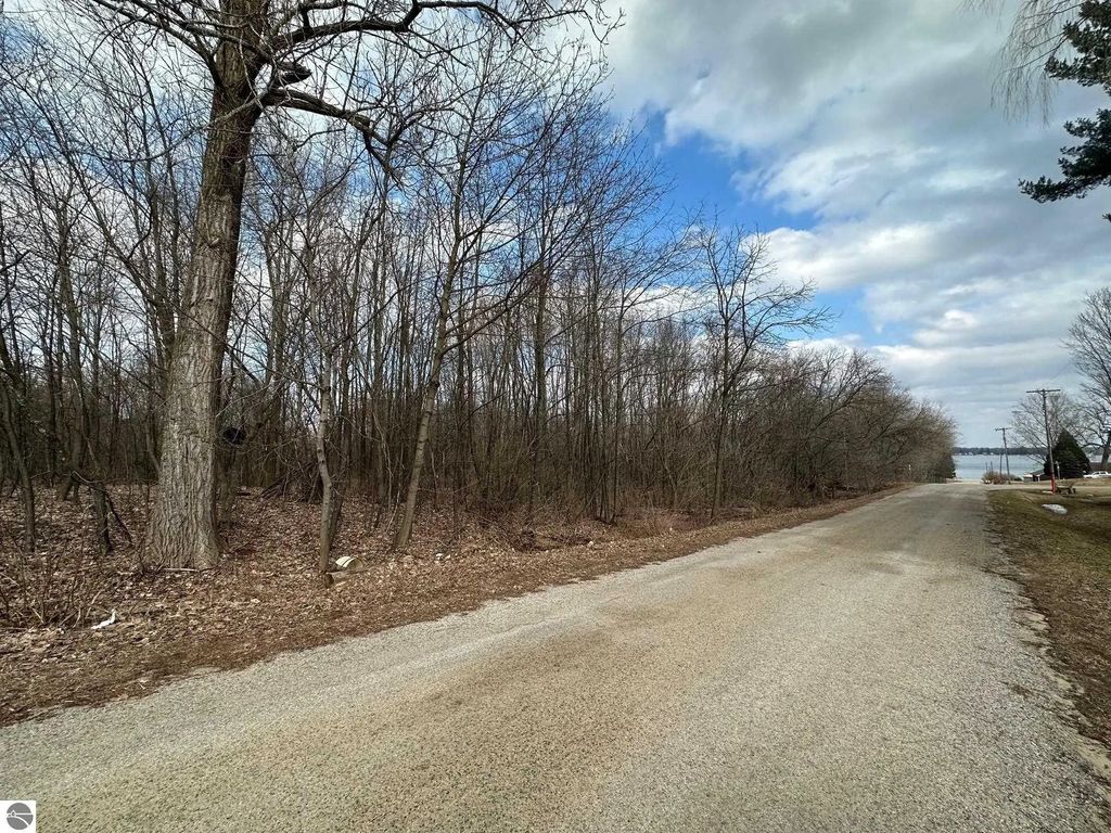 10026 Poplar Street, Lake City