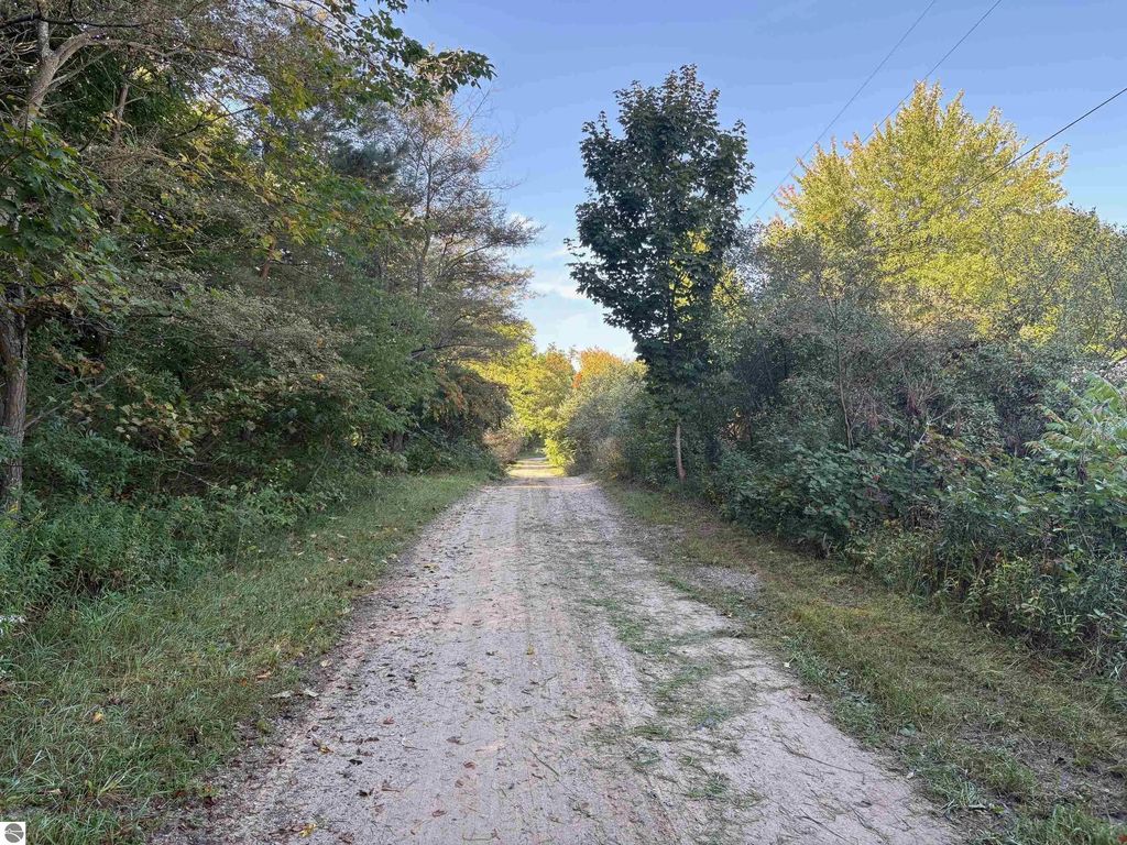 #-40 E North Wind Trail, Lake Leelanau