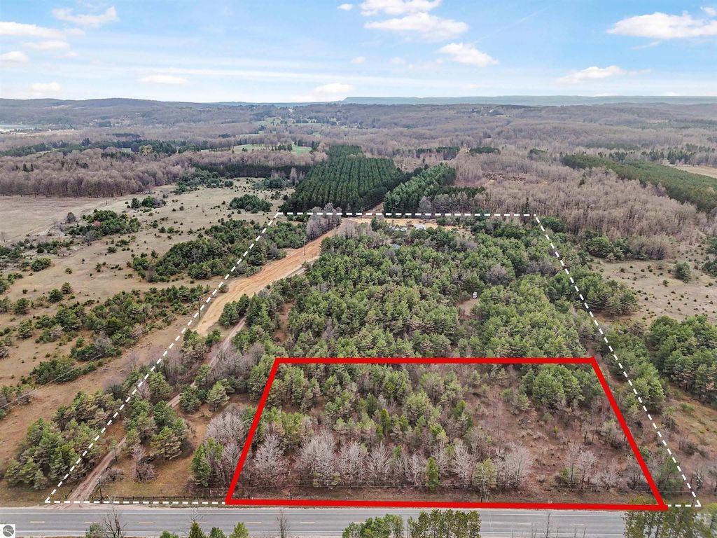 8558 Homestead Road, Benzonia