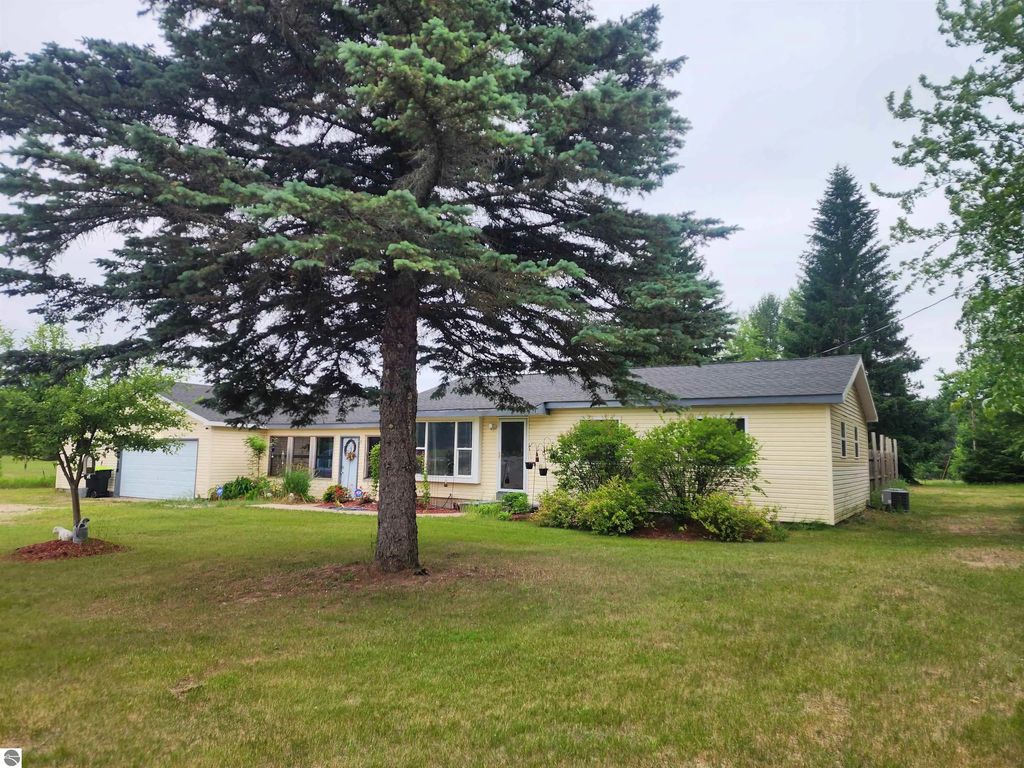 1640 E M 72, Kalkaska