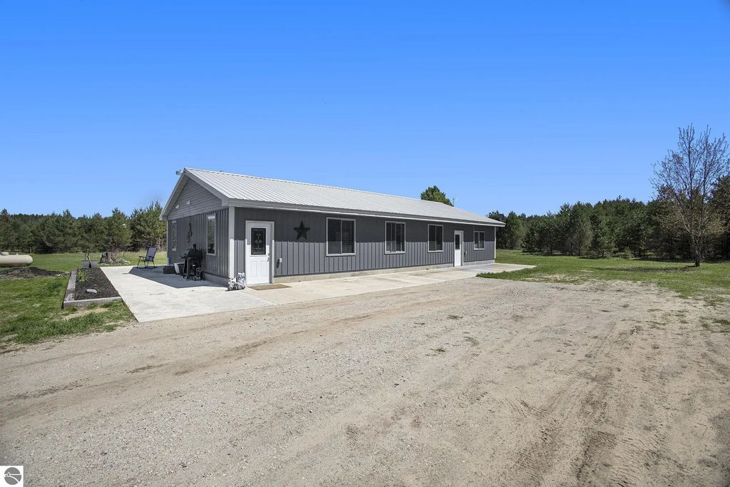 6448 Sw Gonyer Road, Fife Lake