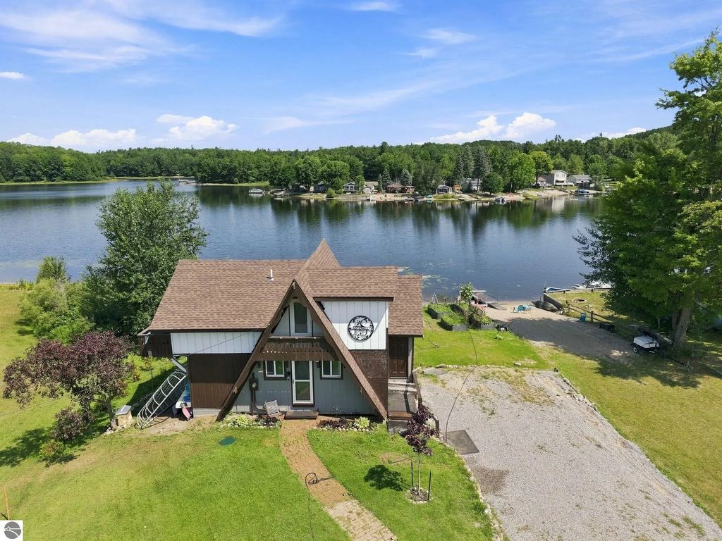 9285 E 50 Road, Cadillac