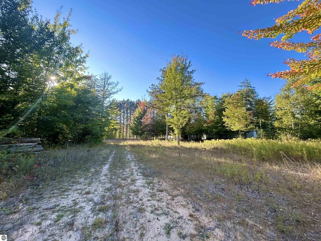 Landis Road, Thompsonville