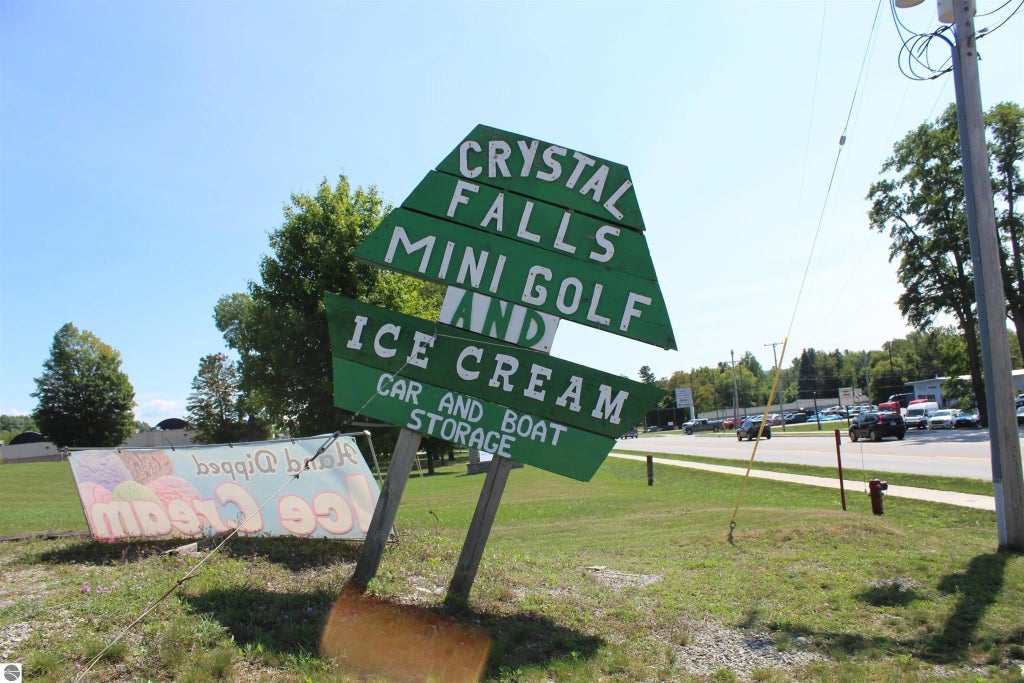 1405 Michigan, Benzonia