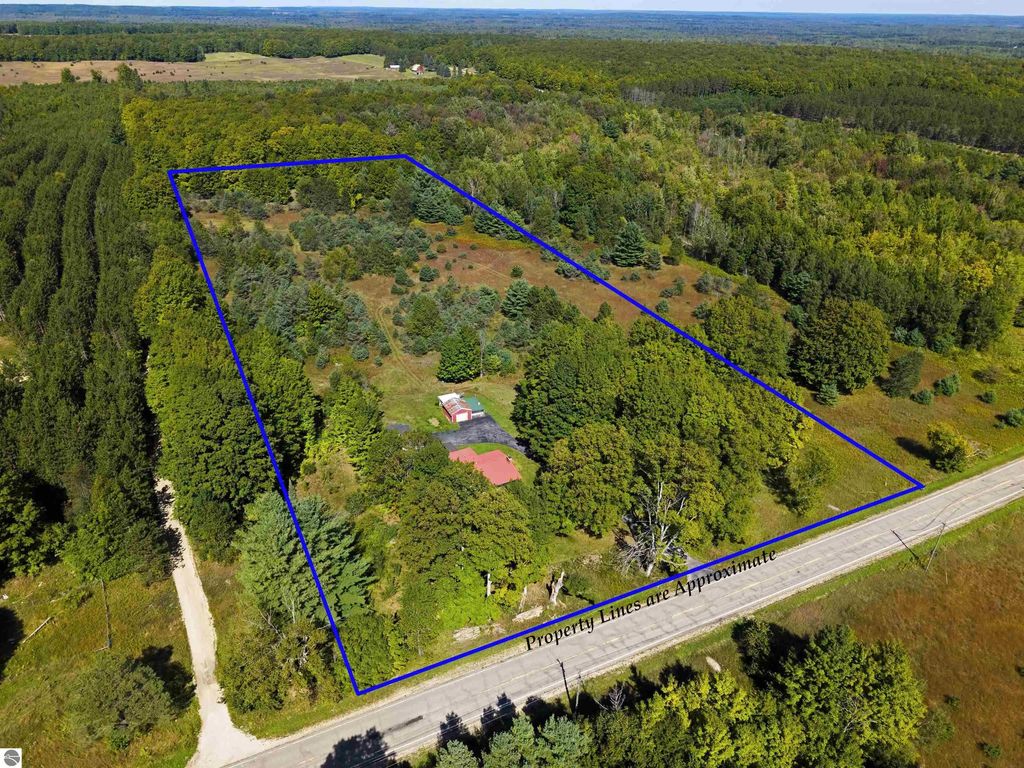 1783 Se W Sharon Road, Fife Lake