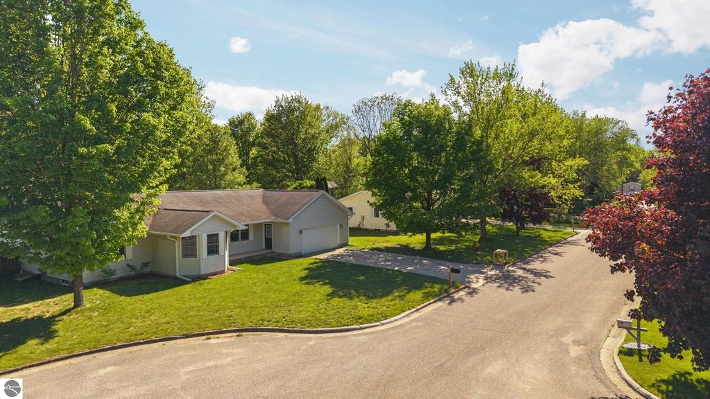 2007 Kaylyn Drive, Cadillac