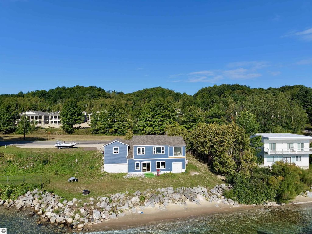 800 N St Joseph Street, Suttons Bay
