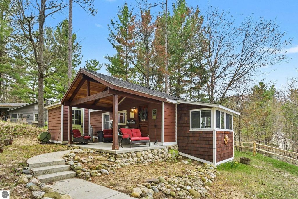 2268 Pinehurst Trail, Traverse City