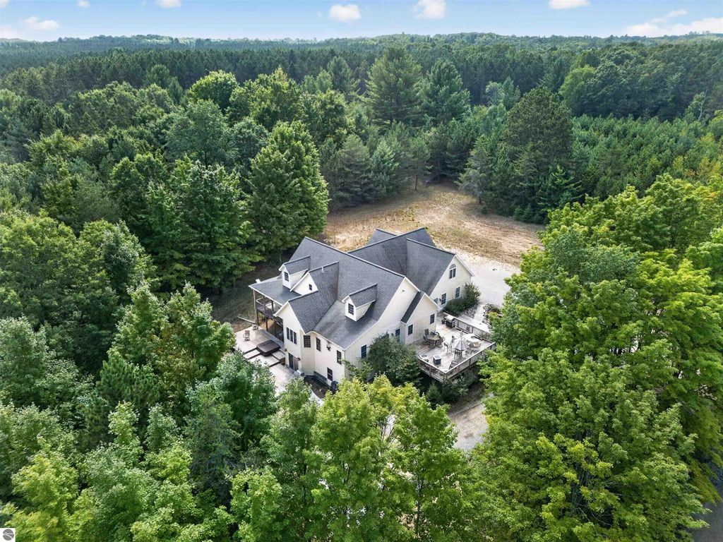 3855 Pulver Woods Drive, Williamsburg