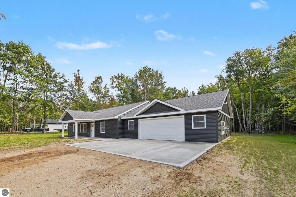 4921 River Woods Road, Lake City