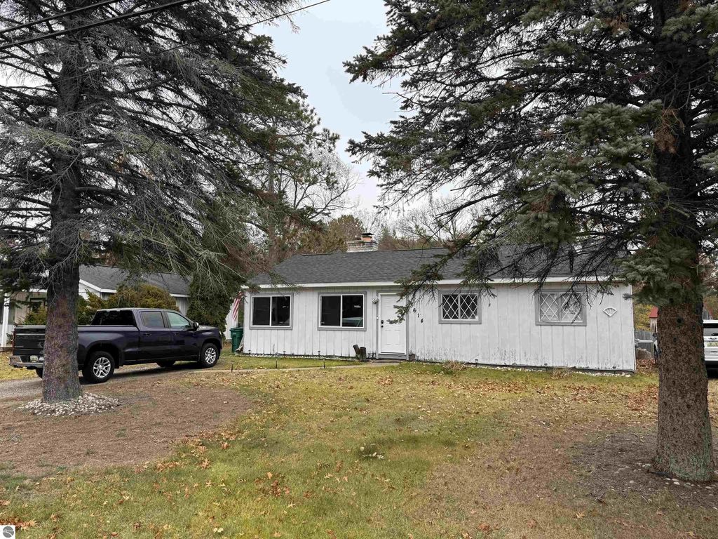 5614 Cedar Lake Road, Oscoda