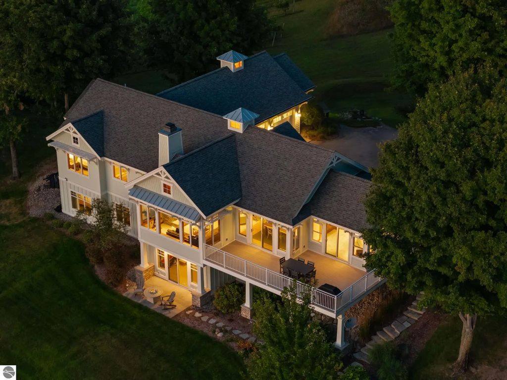 1375 Braebury Way, Traverse City