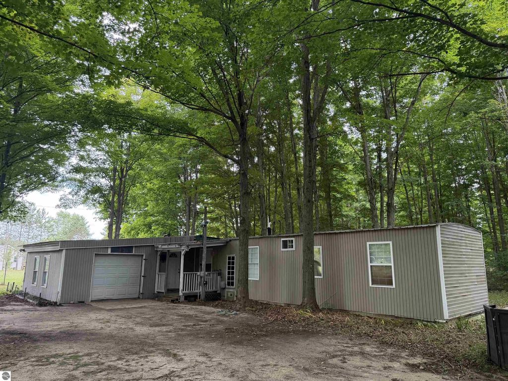 272 S Haze Road, Beulah