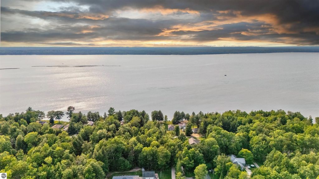 268 County Road 441, Manistique