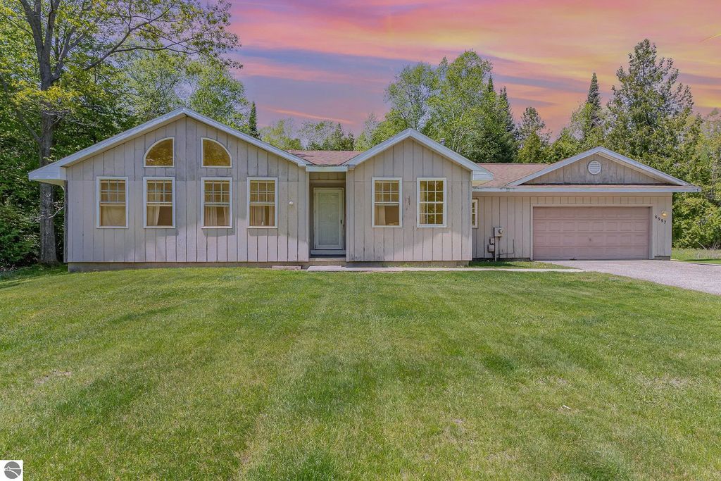 6997 W Woodlea Road, Oscoda