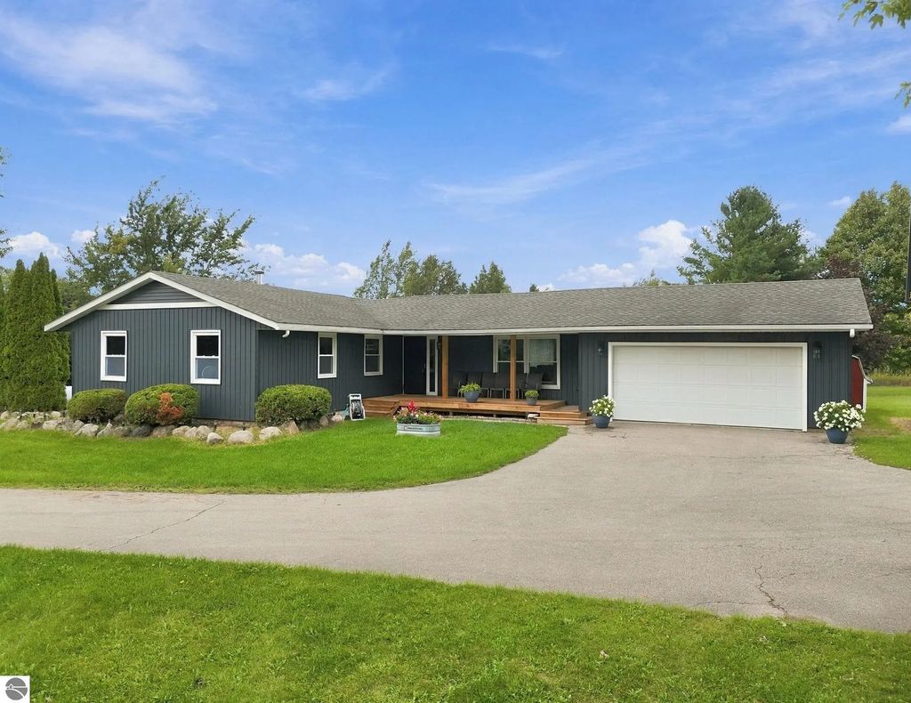 11311 E 46 Road, Cadillac