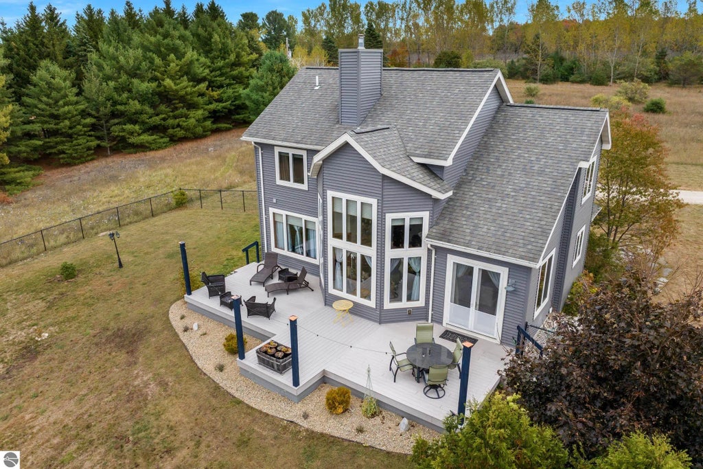 6536 Indian Hill Road, Honor