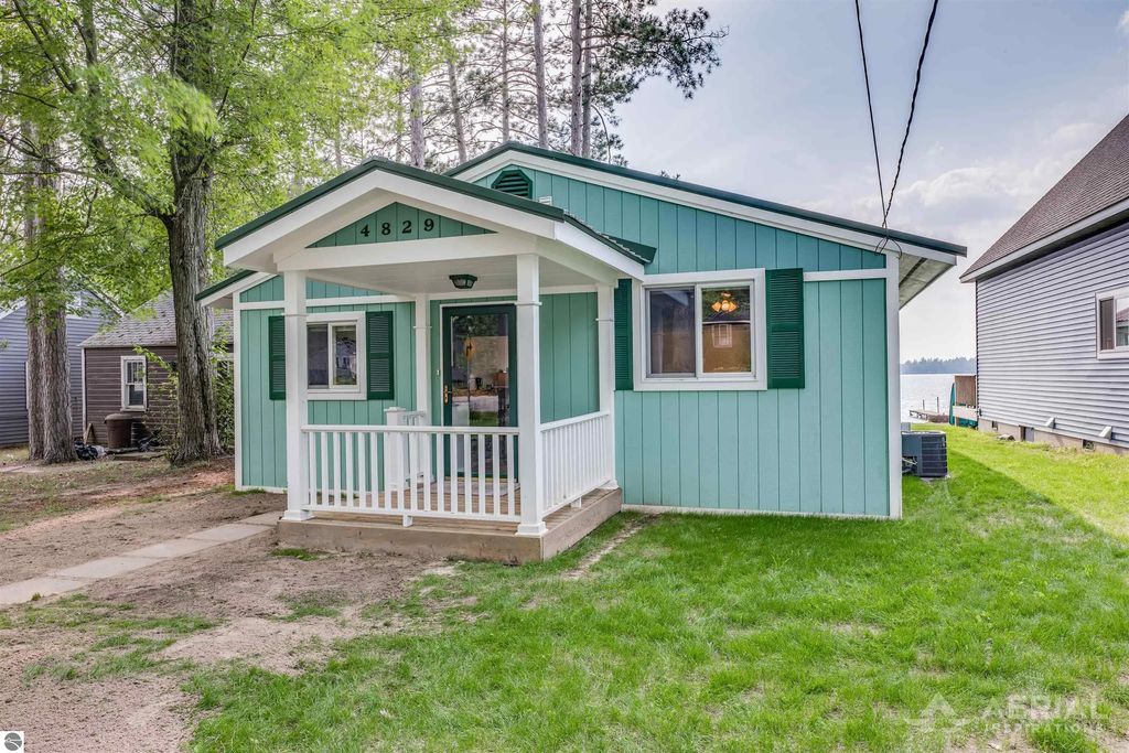 4829 Kokosing Road, Hale