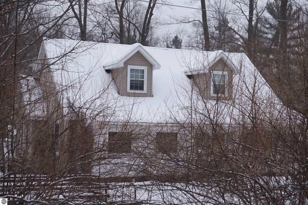 6970 Wickert Road, Hale