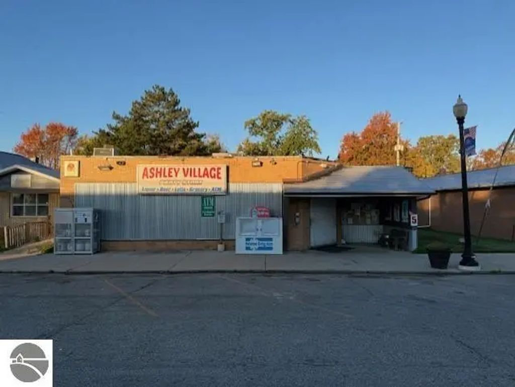 128 S Sterling, Ashley