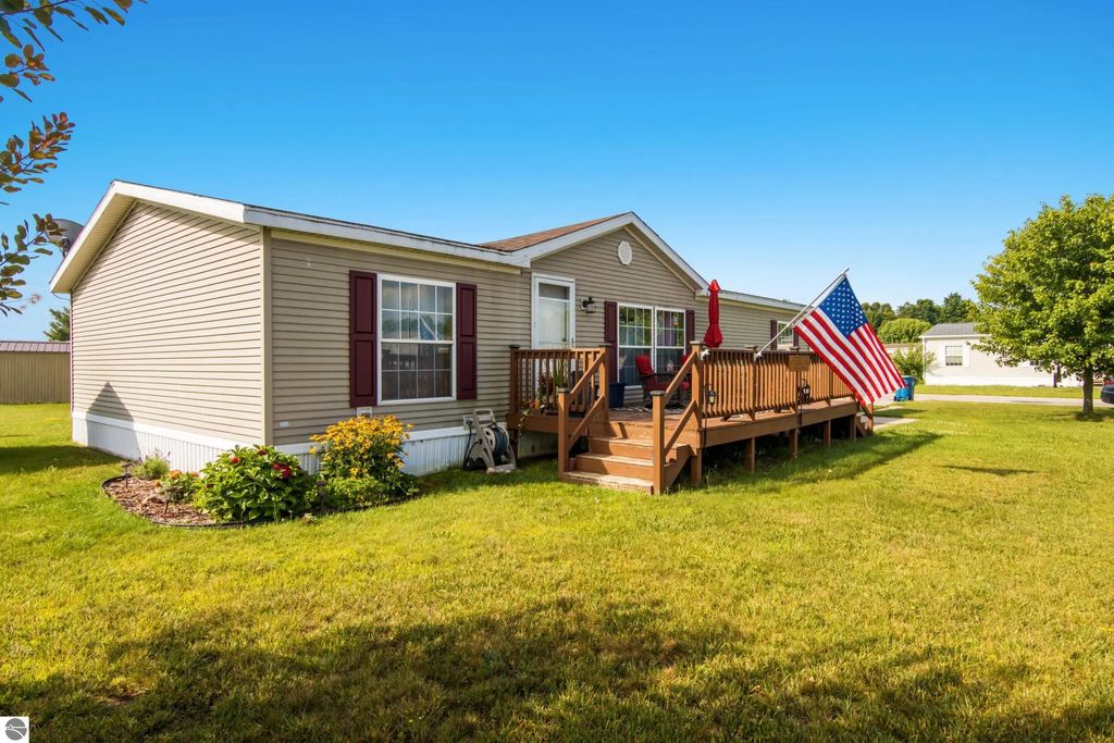 808 Yarrow Trail, Traverse City