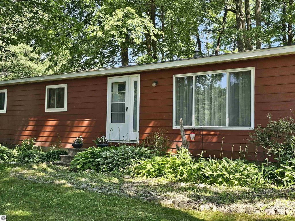 2665 Rose City Road, Lupton