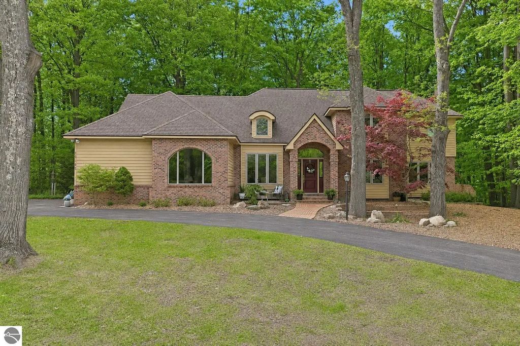 10481 S Monaco Way, Traverse City