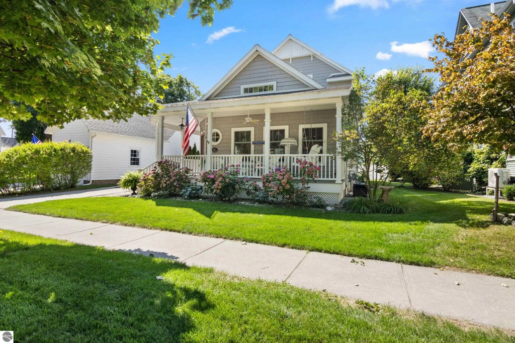 122 Forest Avenue, Frankfort