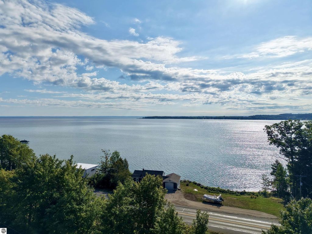 800 N St Joseph Street, Suttons Bay